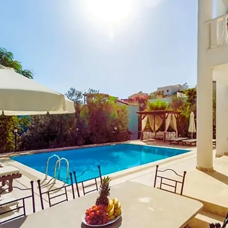Villa Sleeps 10 Pool Air Con Wifi